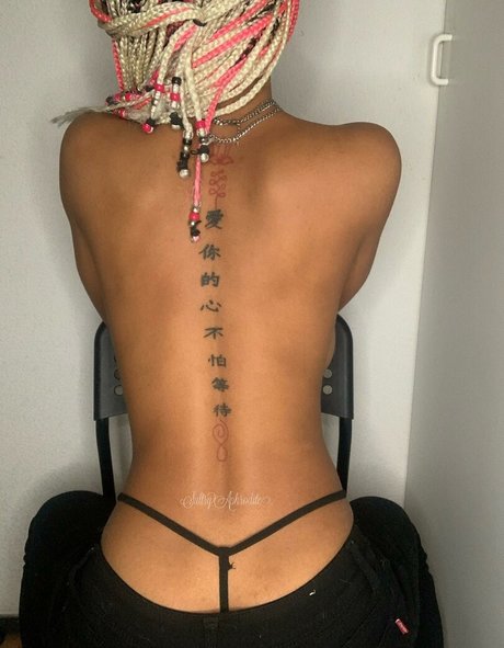 ヌード 屋外 OnlyFans 無料xxx 画像