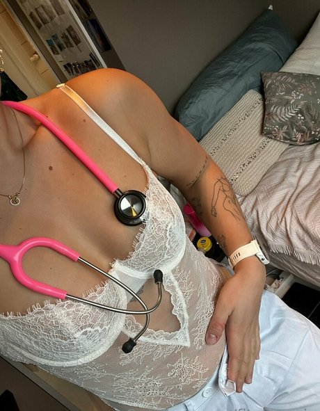 FitelenaVIP ポルノスター ヌード 画像