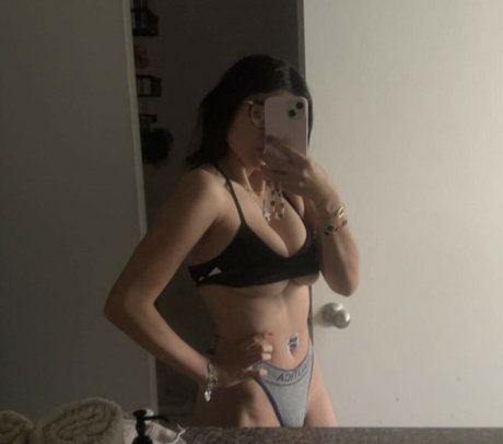 Emilia Torres 無料女優 写真