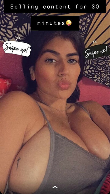 Emilia Torres 裸のポルノスター ギャラリー