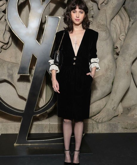 大きな黒い猫OnlyFans 無料ヌード ギャラリー