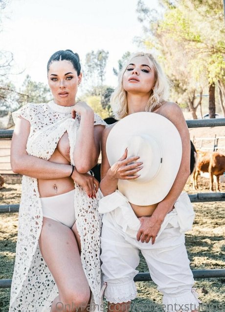 イスラム教徒のオンリーファンズ 裸 ギャラリー