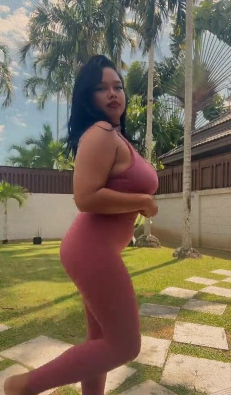 curvymoanaaa ヌードモデル 写真