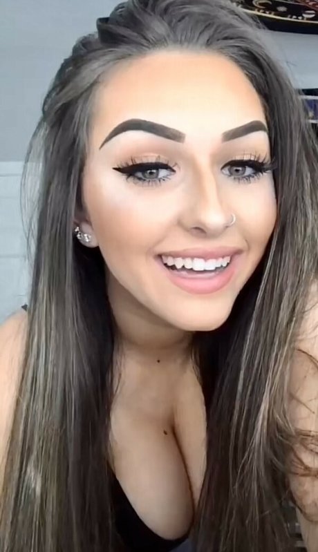 BBW パウグ オンリーファンズ 素敵 写真