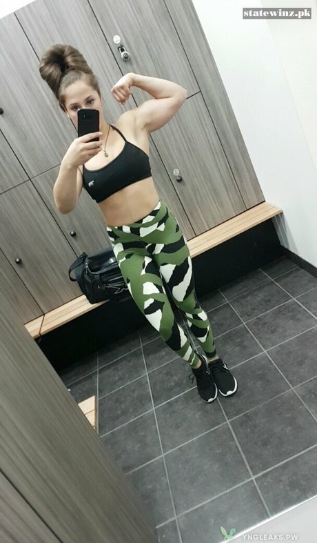 イギリスのプッシーOnlyFans 無料セクシー 写真