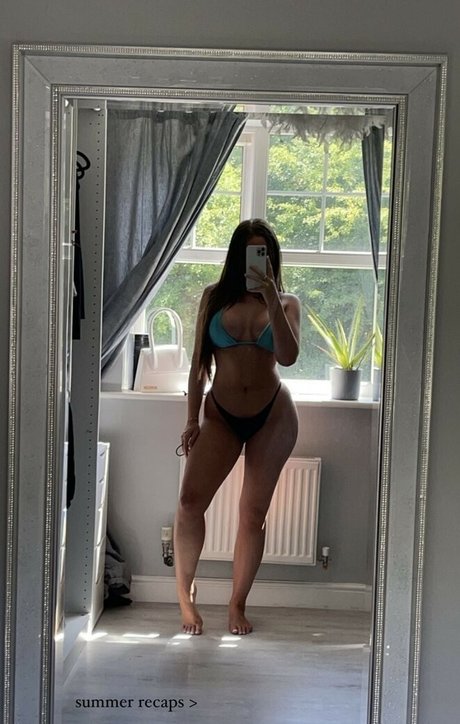 濡れたパンティーOnlyFans セクシー 写真