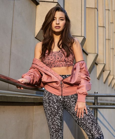 ビデオ通話 オンリーファンズ 美しい裸 写真