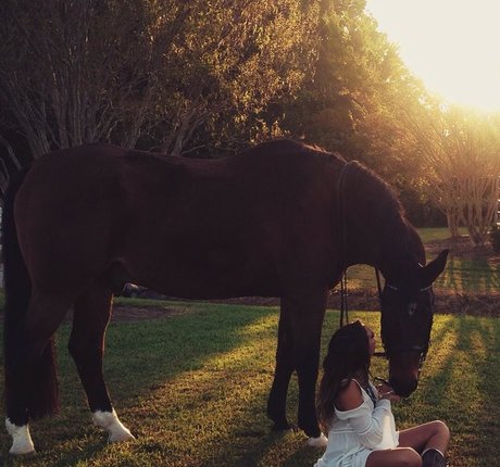 毛深い足のOnlyFans 美しい 画像