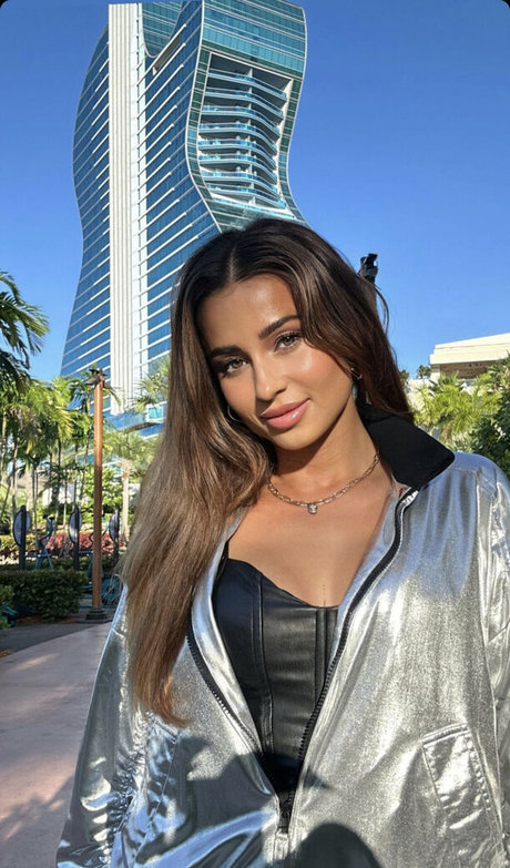 DJ JuicyM ヌードスター 画像