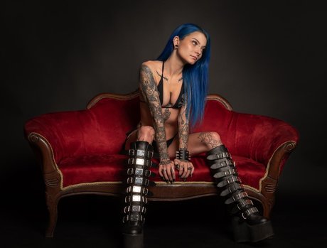 Justine Schiavone 完璧なモデル ギャラリー