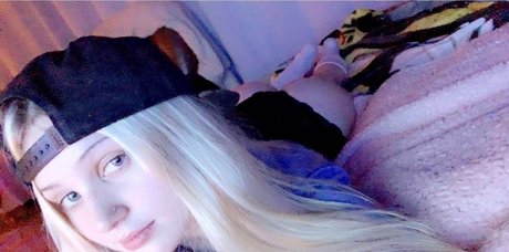 Royal Papaya 裸の女優 写真