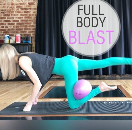 小柄な妻OnlyFans 裸 写真