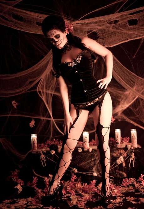 Violet Doll アート女優 画像