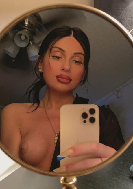 Tsmissmara 裸のポルノスター 写真