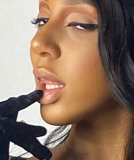 Alisha Kone ポルノスター 素敵 写真