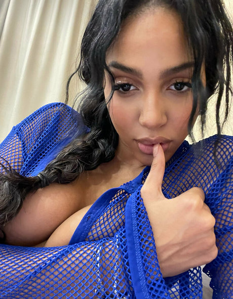 Alisha Kone 独占女優 ギャラリー