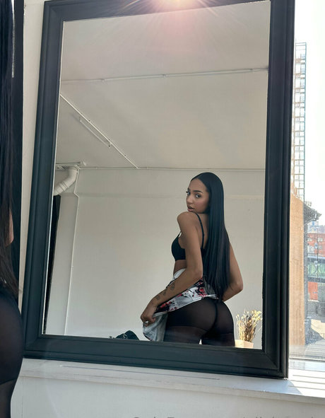 Alisha Kone セックスポルノスター ギャラリー