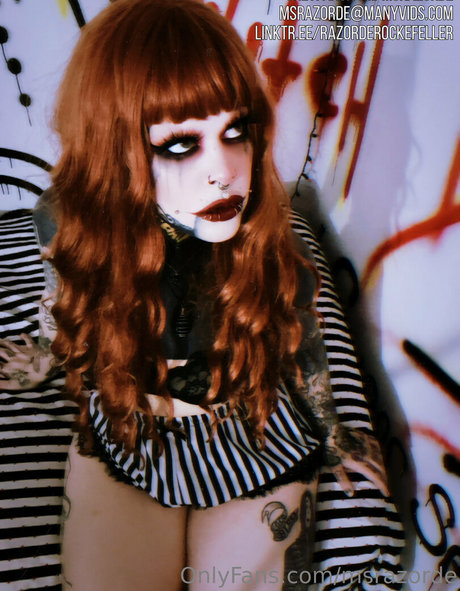 ジンジャートゥインクオンリーファンズ 美しいヌード 画像