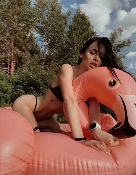 milana moor ヌードスター 写真