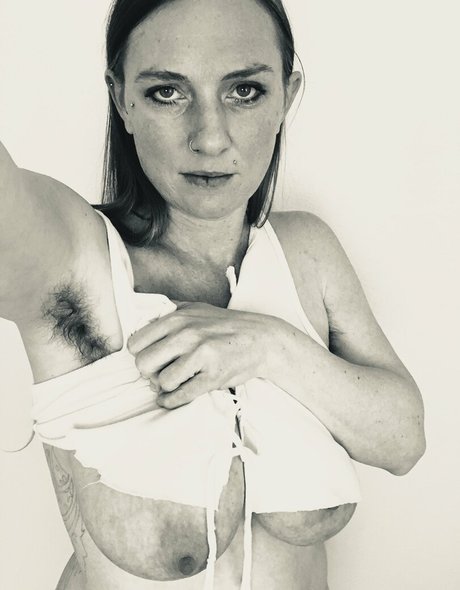 黒檀の猫オンリーファンズ 無料裸 写真