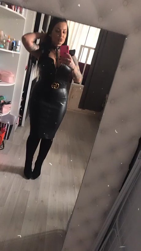 アンバー・オンリーファンズ 無料裸 写真