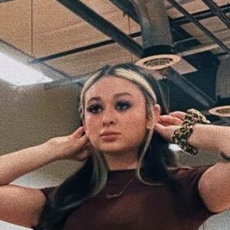 Elizabeth Grace HDスター 写真