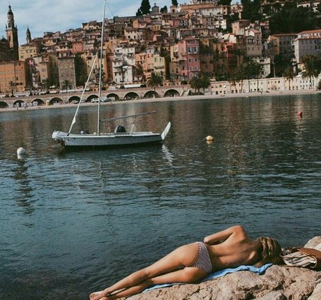 Noel Capri Berry 独占ポルノスター 写真