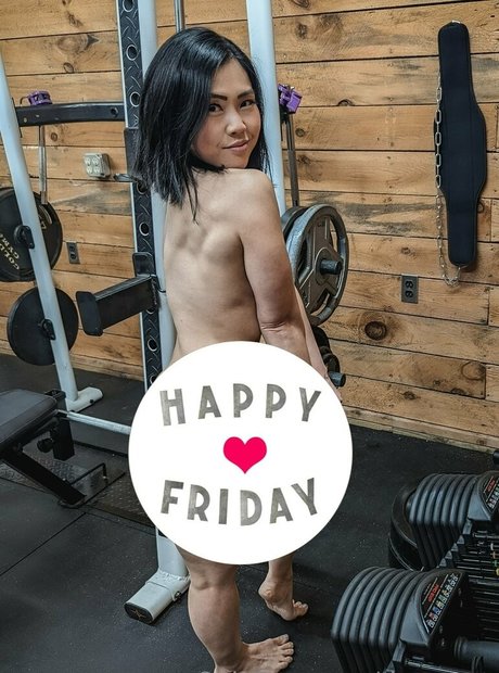 女性の筋肉オンリーファンズ 無料エロ 写真