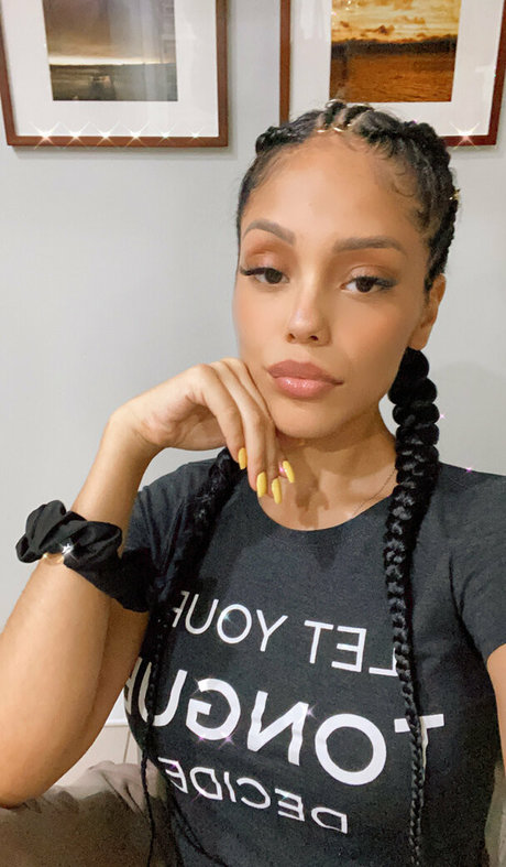 太った足のOnlyFans 無料 画像