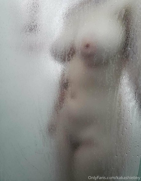 ブルネットの猫OnlyFans セクシーヌード 画像