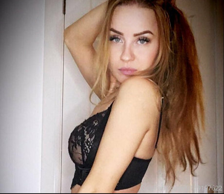 大きな黒い猫OnlyFans ポルノ 写真