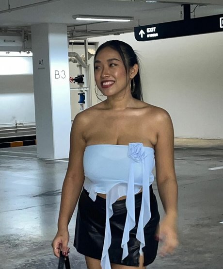 女性の筋肉オンリーファンズ ヌード 写真