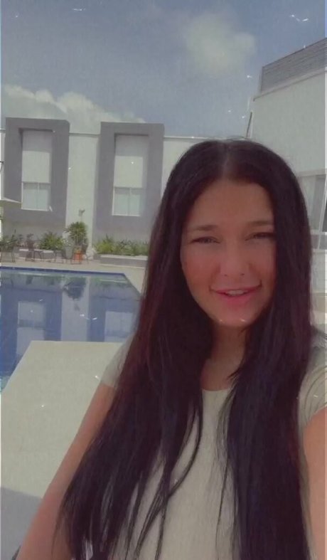 roxnour アダルトモデル 画像