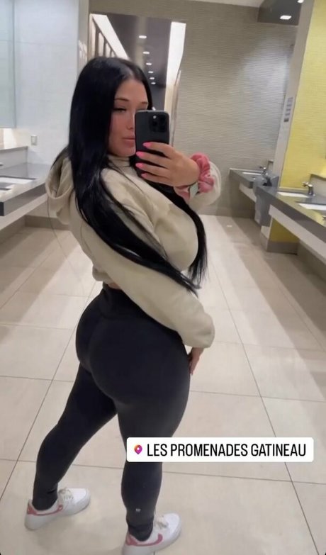 roxnour スター ヌード 写真