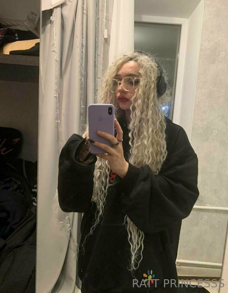 ティーンパンストOnlyFans HD 写真