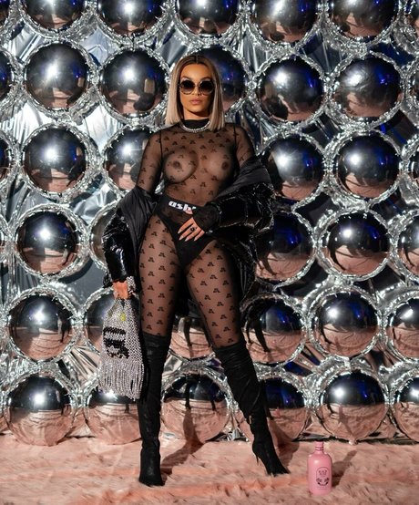 Pearl Thusi 可愛いモデル 写真