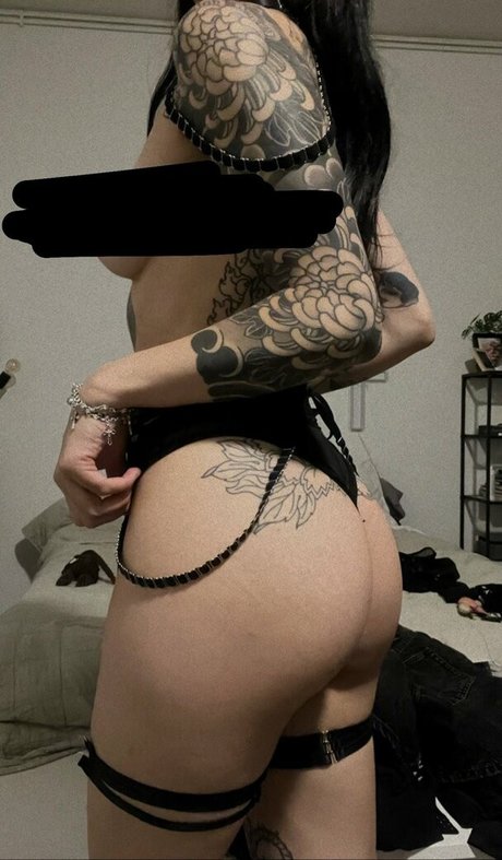 Metroapero かわいいポルノスター 写真