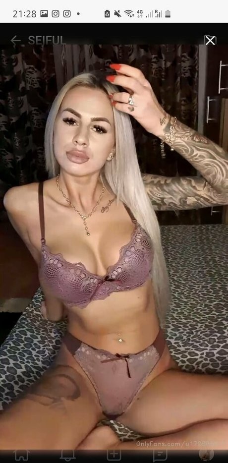 赤毛の太めOnlyFans トップ 画像