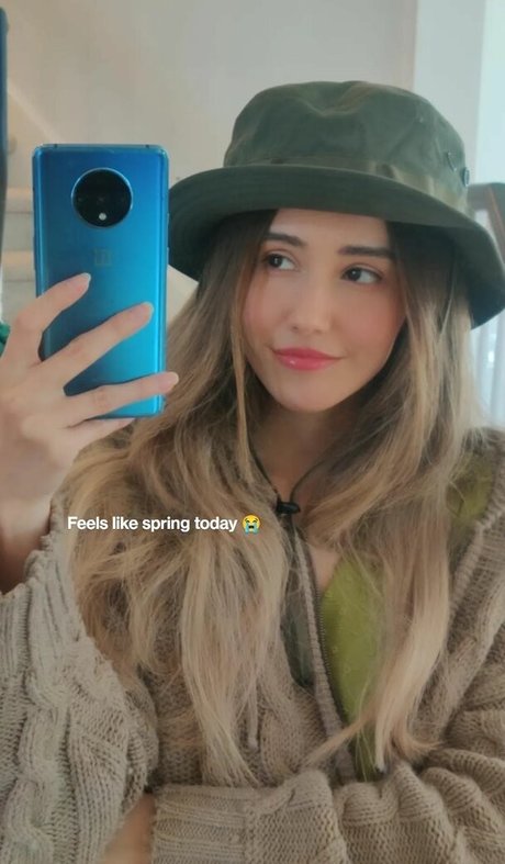 曲線美のクーガーOnlyFans セクシーヌード ギャラリー