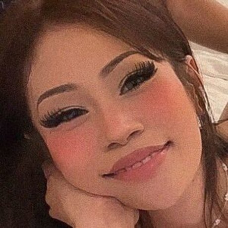 曲線美のラテン系オンリーファンズ 美しいポルノ 写真