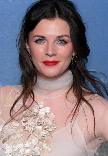 Aisling Bea 高品質モデル ギャラリー