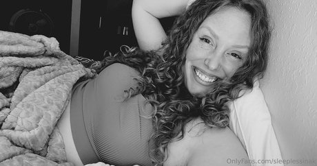 snow bunny907 裸のポルノスター 写真