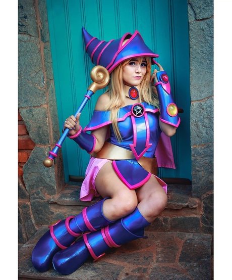 小人ヌードオンリーファンズ ポルノ 画像