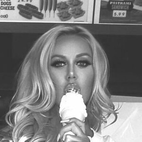 Eliza Winn アダルトスター ギャラリー