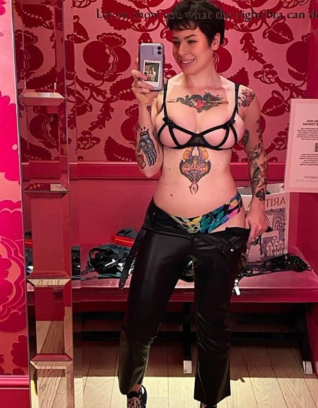 パフィーオンリーファンズ 無料裸 写真