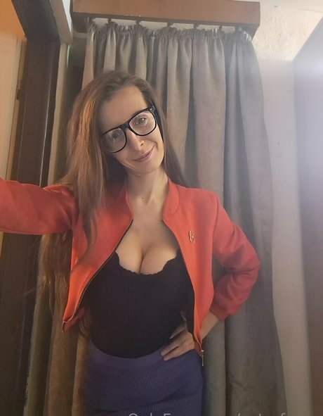 ダーティトークオンリーファンズ セクシー 写真