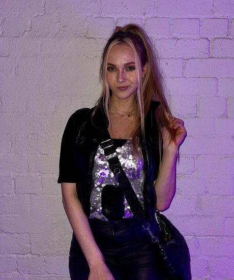 Fasffy Mega Dump ポルノスター エロティック 画像