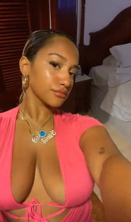 Abby C ホットスター 写真