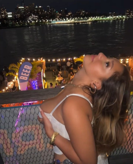 Abby C HDスター 写真