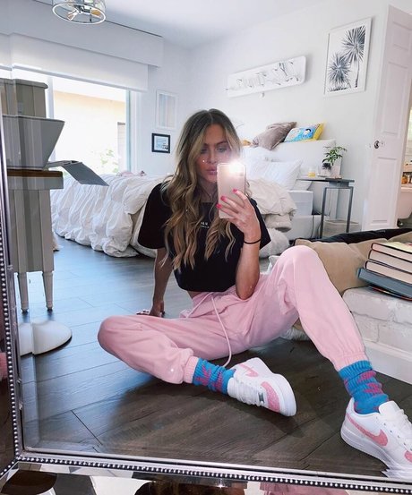 垂れ下がった熟女OnlyFans 無料エロ 写真